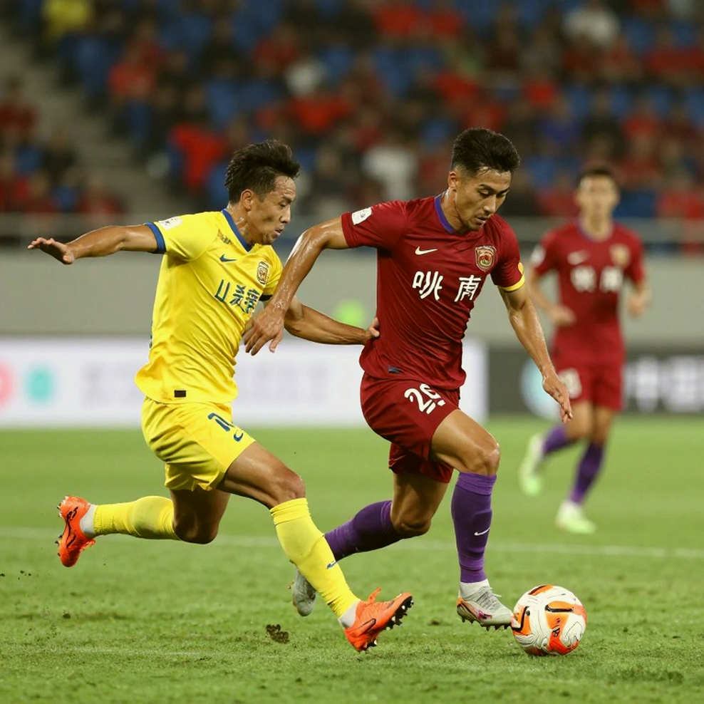 Thủ môn Nhật Bản và khoảng lặng giữ nhịp cho một Aston Villa đang chuyển mình