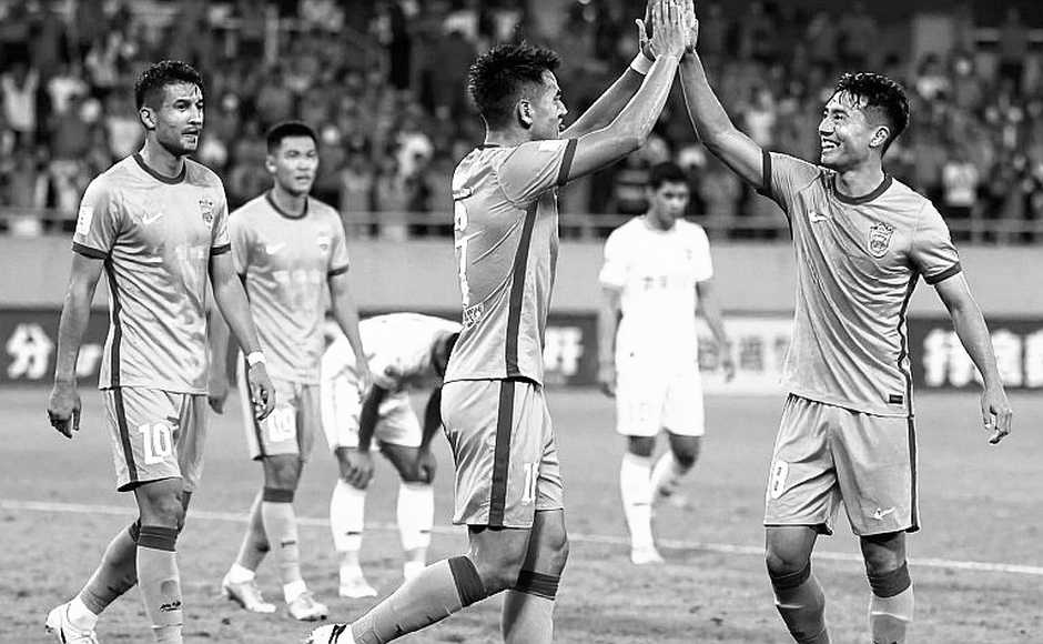 Thị trường chuyển nhượng V.League: khi ngoại binh được đo bằng phút, không bằng bàn thắng
